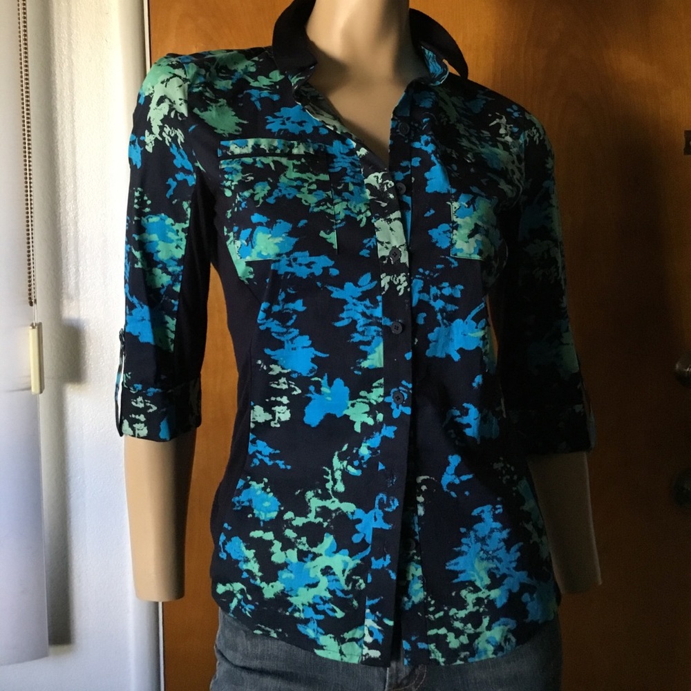 Tahari Dark floral blouse - stretch back Sz Small - Picture 2 of 4